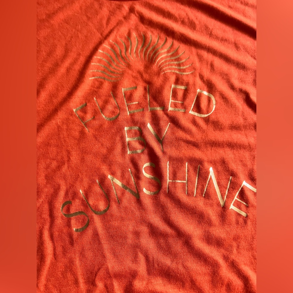 Cropped Old Navy T-shirt